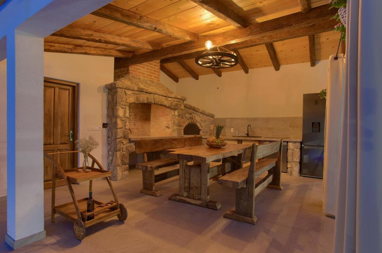 Villa Stone Mill House Vrh  Exterior foto